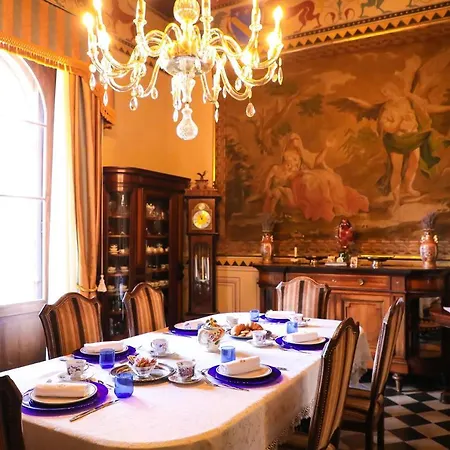Castello Machiavelli Nocleg ze śniadaniem 4*