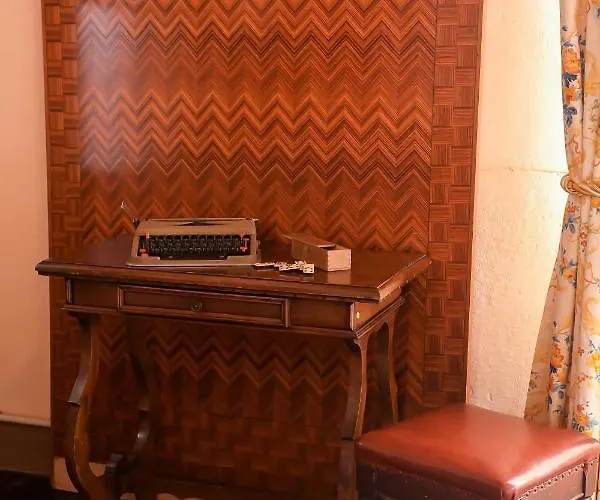 Castello Machiavelli فندق مبيت وإفطار