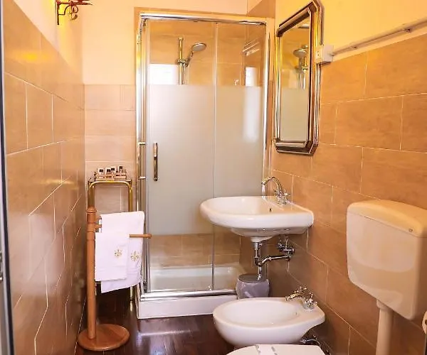 Castello Machiavelli فندق مبيت وإفطار 4*