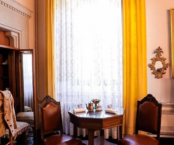 فندق مبيت وإفطار Castello Machiavelli 4*