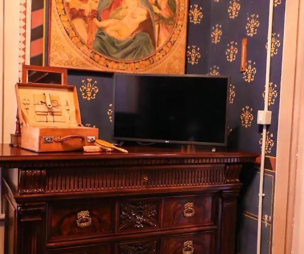 فندق مبيت وإفطار Castello Machiavelli أوتْسانو ديل إميليا